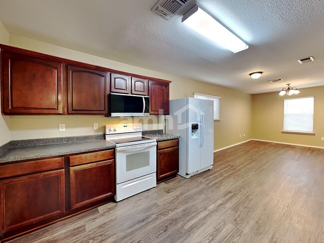 Building Photo - 9211 Mission Run