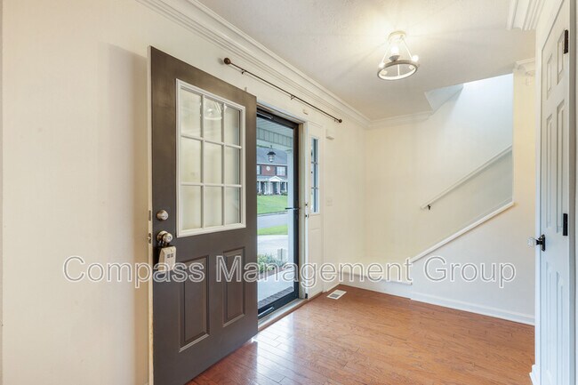 Building Photo - 1136 Paxton Dr