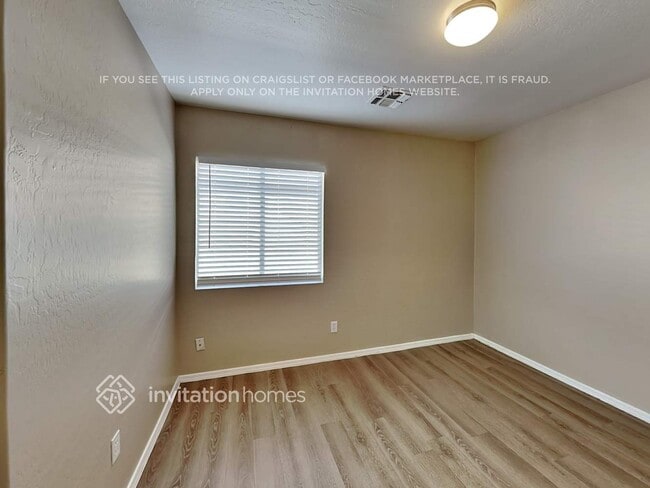 Building Photo - 15417 W Port Royale Ln