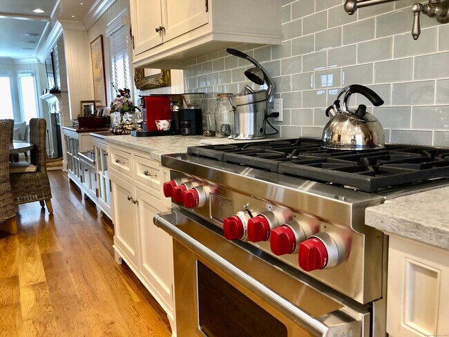 Building Photo - 12 Danbury Ave