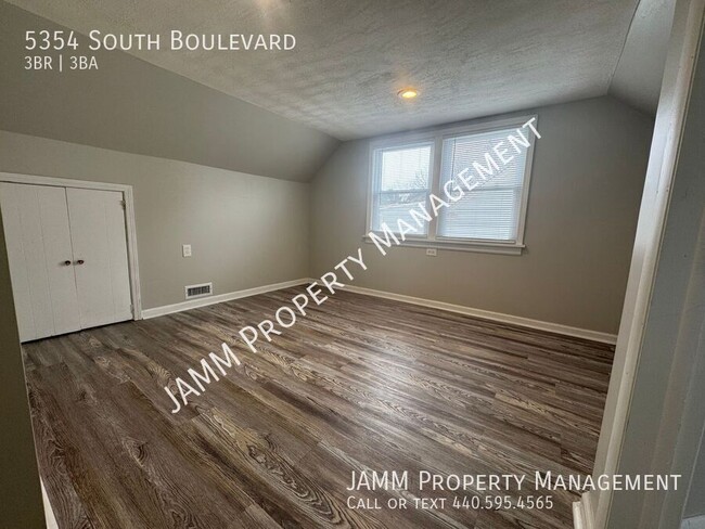 Building Photo - Recently Renovated 3-Bedroom Home in Maple...