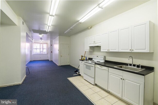 Building Photo - 1222 South St