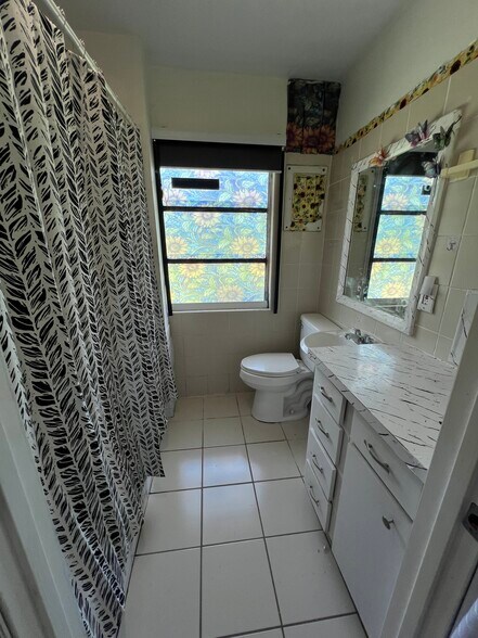 Building Photo - 4540 Boabadilla St