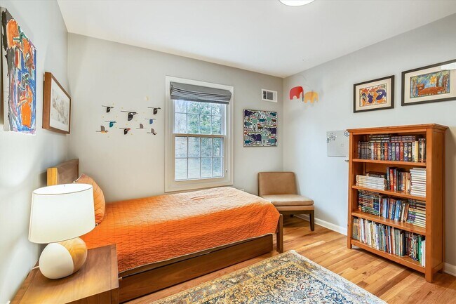 Building Photo - Fabulous 5BR 2.5BA Located in Close in Roc...