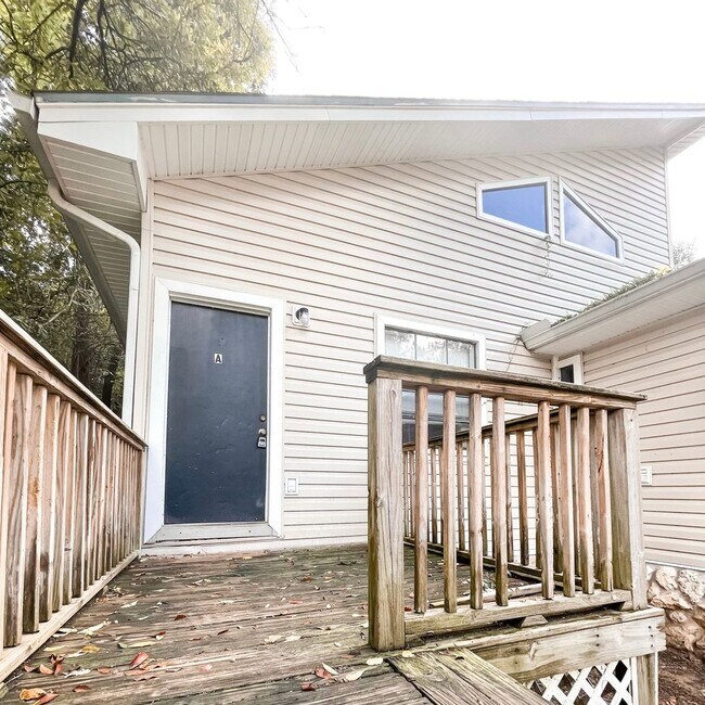 Building Photo - 1464 Pine St