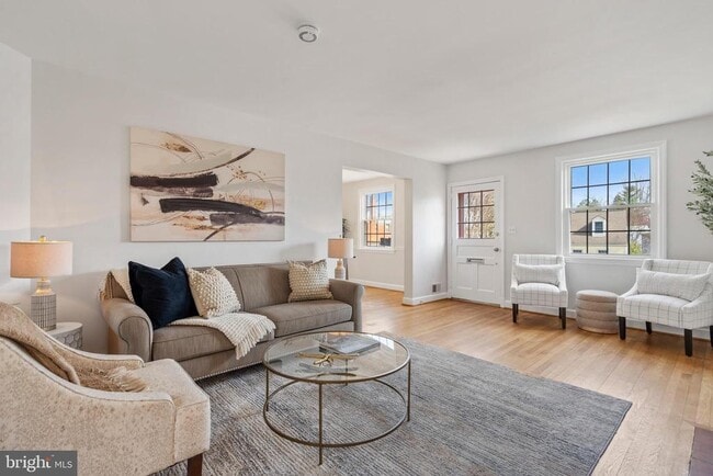 Building Photo - 2426 N Powhatan St