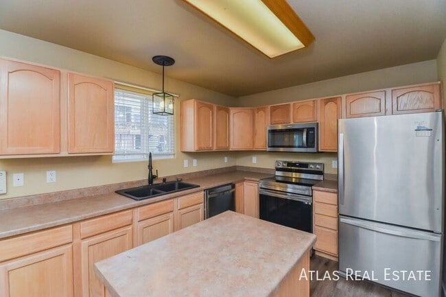 Building Photo - 8647 Silver Glen Dr