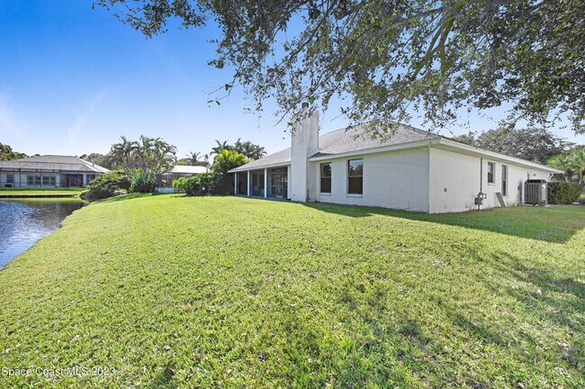 Building Photo - 3643 Bluefield Ave
