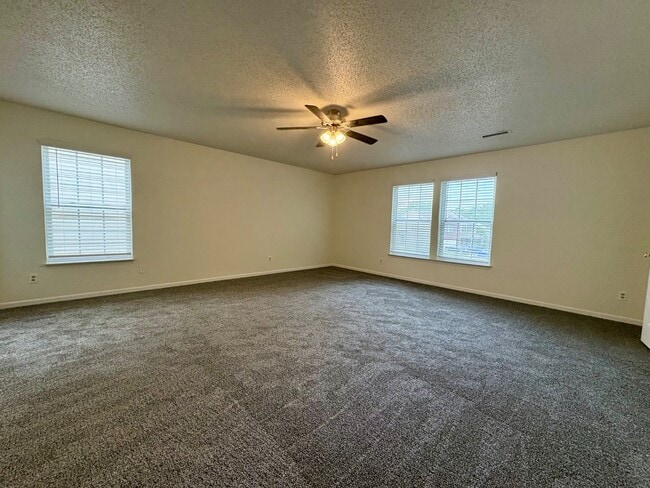 Building Photo - 6857 Maywood Cir