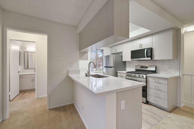 Building Photo - Trabuco Villas