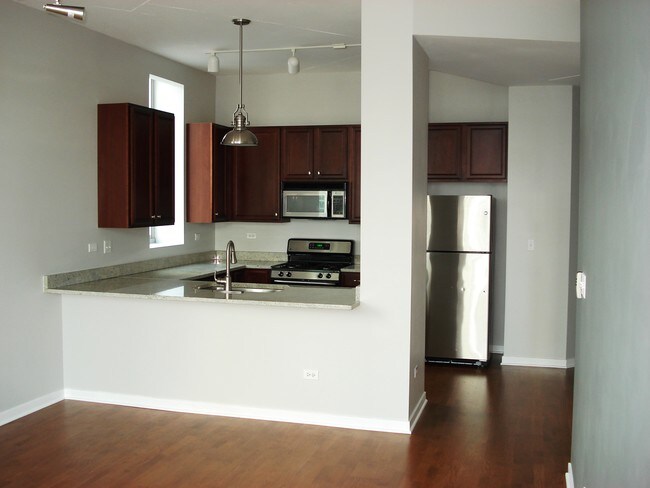 Kitchen - 1600 S Indiana Ave