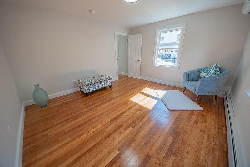 Building Photo - 9 App Ct