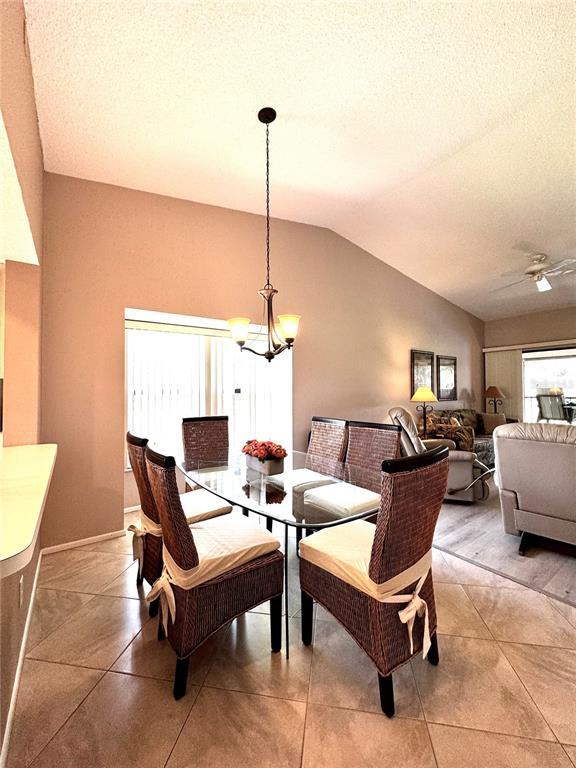 Building Photo - 4644 Weybridge St