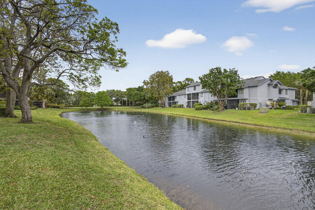 Building Photo - 500 Crosswinds Dr