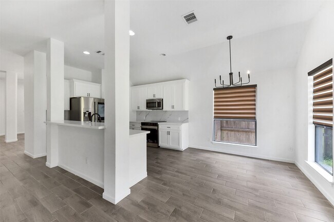 Building Photo - 13021 Castlewind Ln