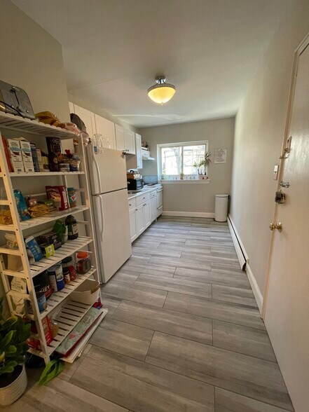 Building Photo - 63 Selkirk Rd