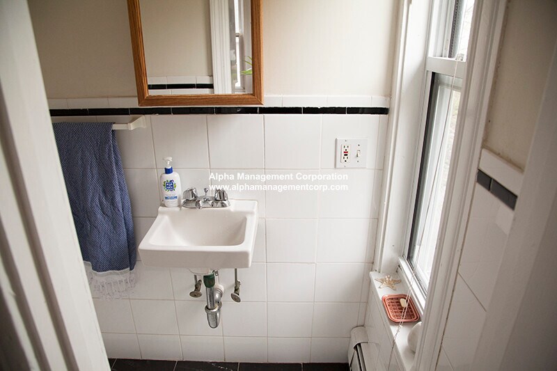 Building Photo - 25 Everett St