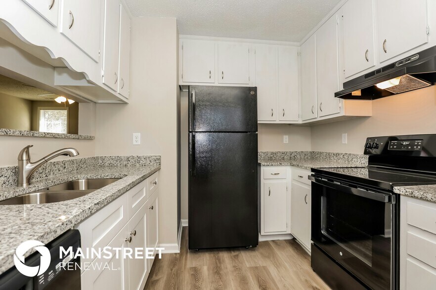 Building Photo - 8134 Sunset Cir