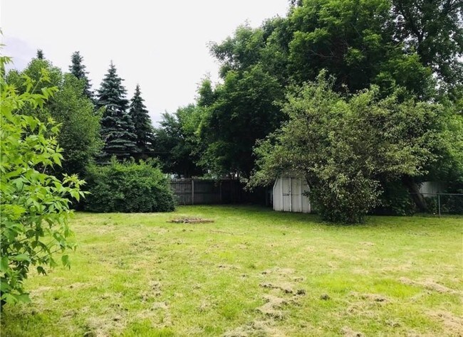 Building Photo - 185 Hildegarde Rd