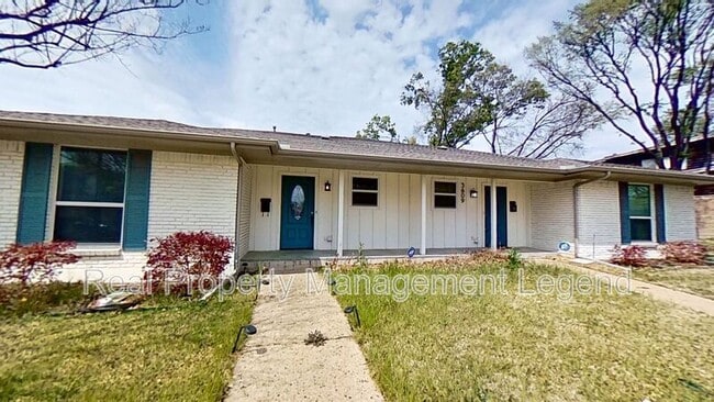 Primary Photo - 3607 Stables Ln