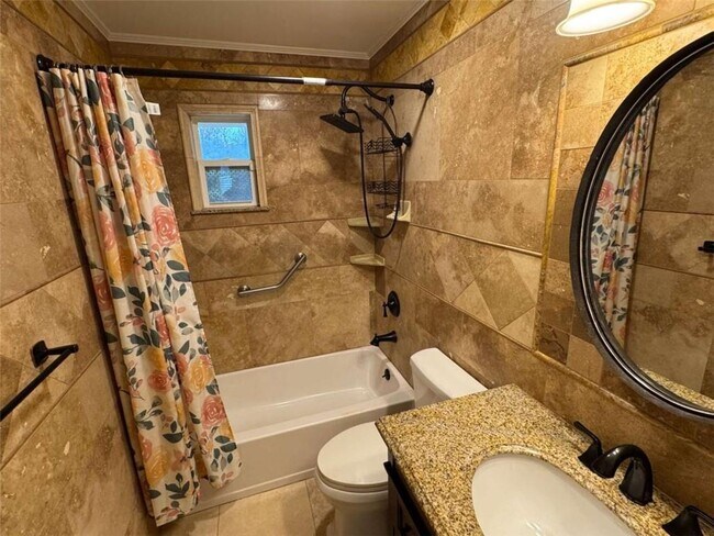 Building Photo - 837 Parkstone Dr