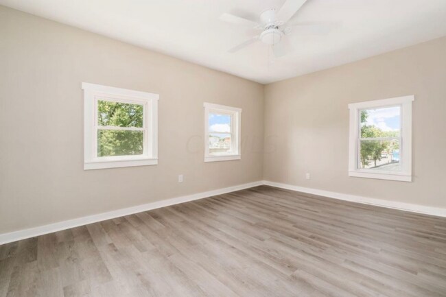 Building Photo - 118 S Walnut St