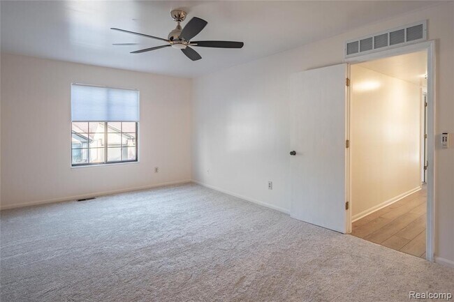 Building Photo - 276 Meadow Bridge Dr