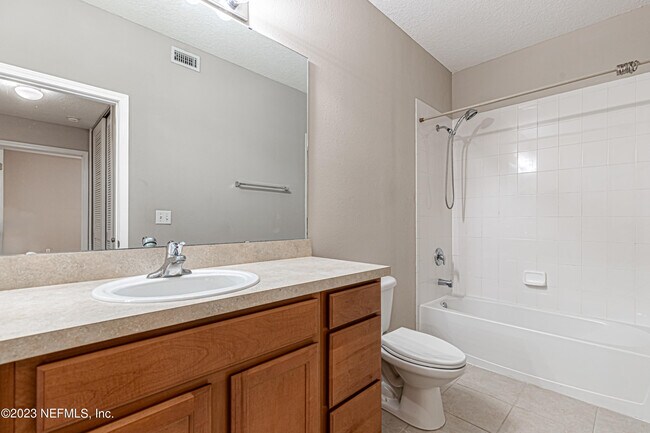 Building Photo - 575 Oakleaf Plantation Pkwy