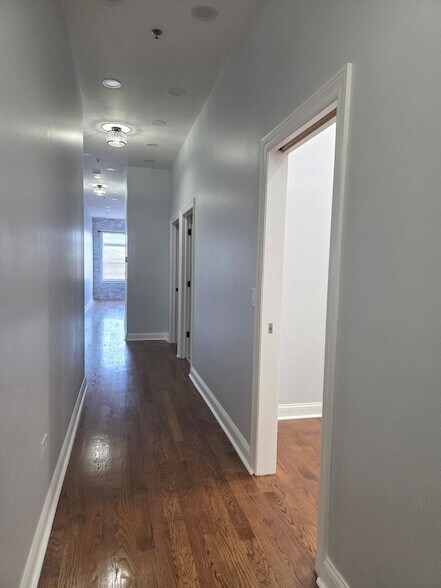 Building Photo - 2915 N Clybourn Ave