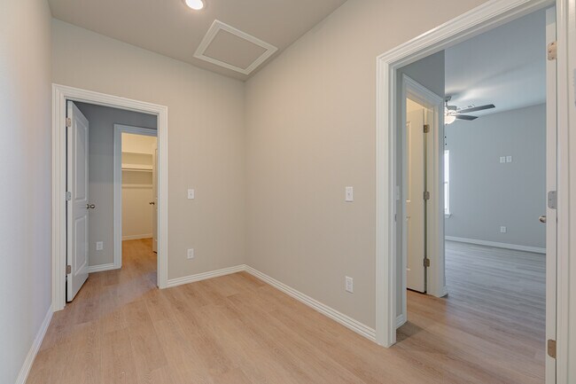 Building Photo - 1603 Casuarina Dr