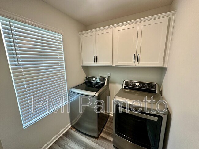 Building Photo - 409 Eclipse Ln