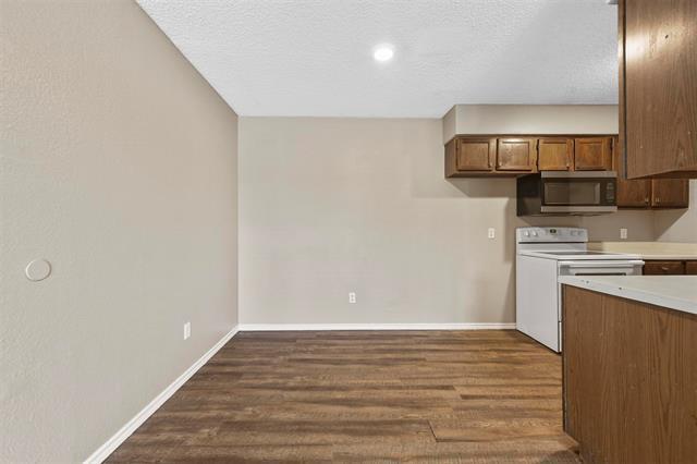 Building Photo - 319 SE 3rd St