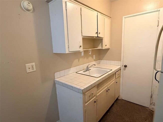 Building Photo - 1273 S Betty Ln