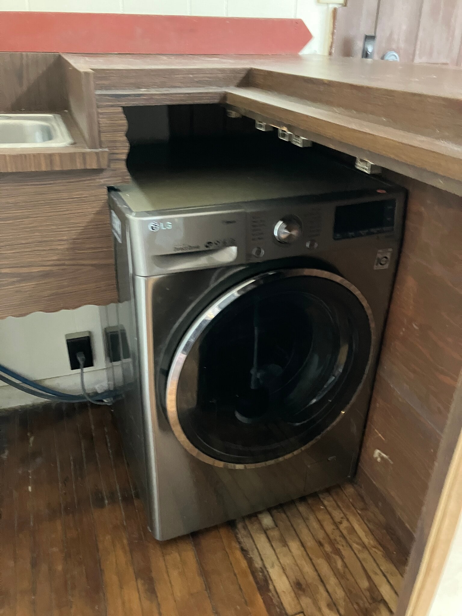 Building Photo - 517 11th Ave W