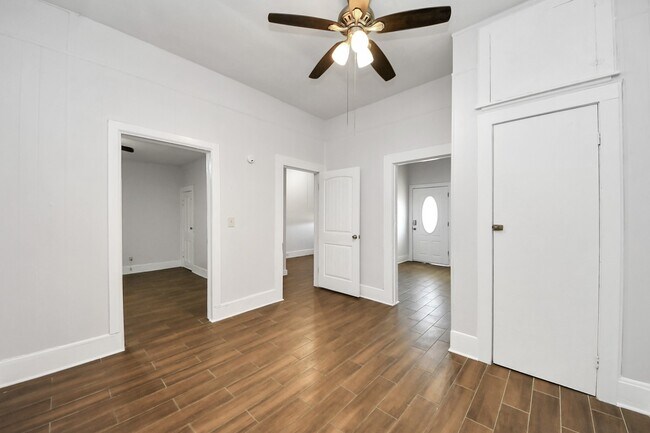 Building Photo - 1213 28th St