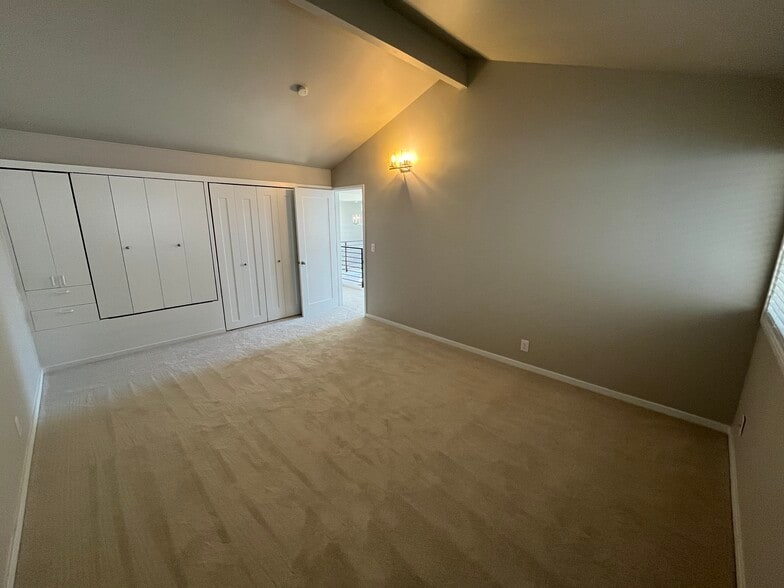 Bed 2 - 16736 Shore Dr NE