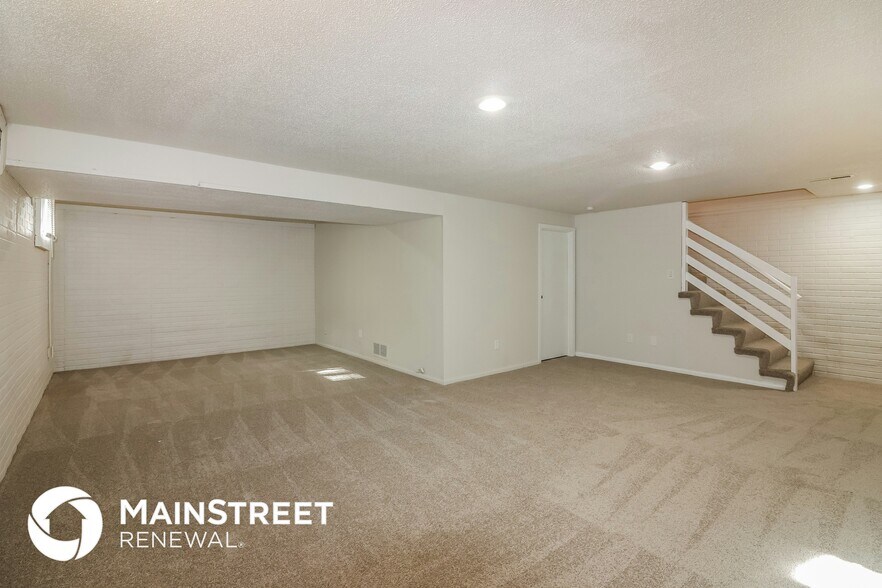 Building Photo - 210 N Huntsman Blvd