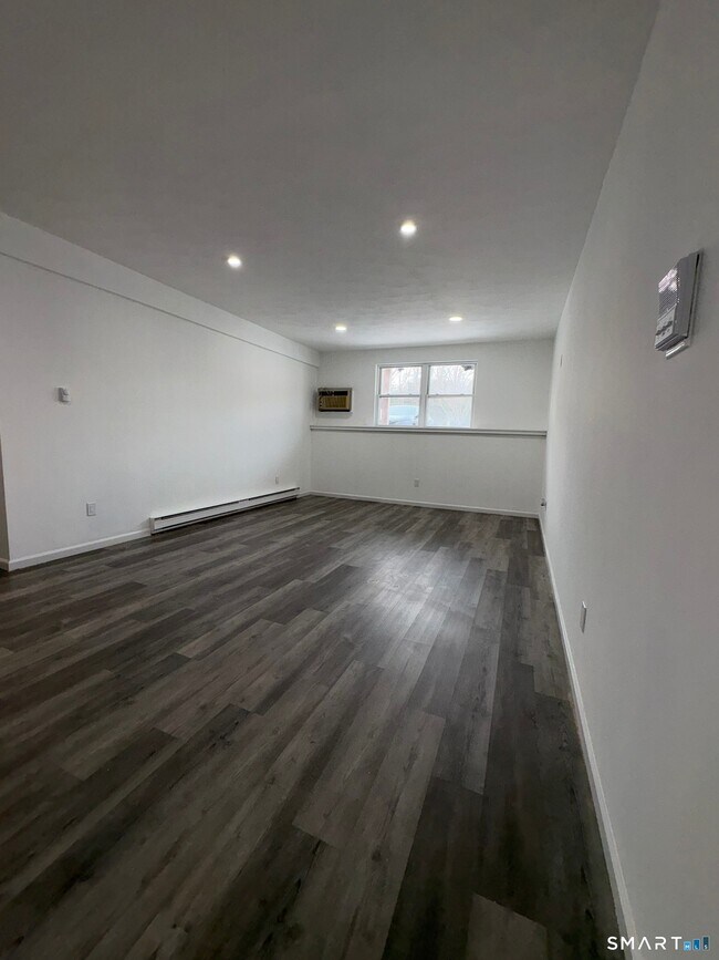 Building Photo - 513 Emmett St