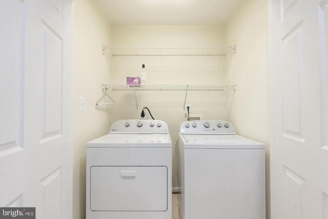 Building Photo - 4592 Barringer Pl