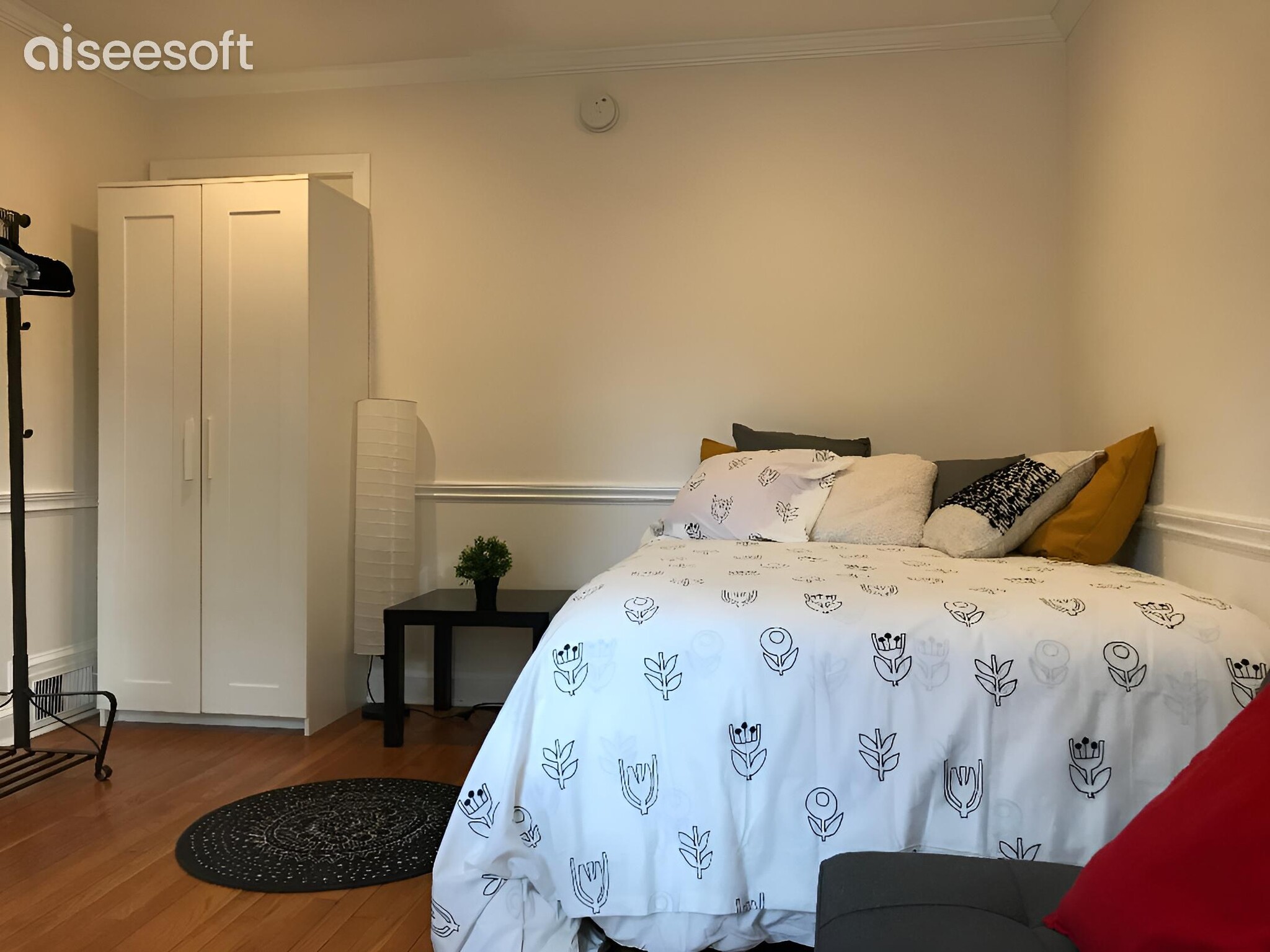 Room # 4 with private bath - 4427 Nebraska Ave NW