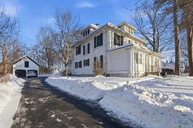 Building Photo - 134 E Main St