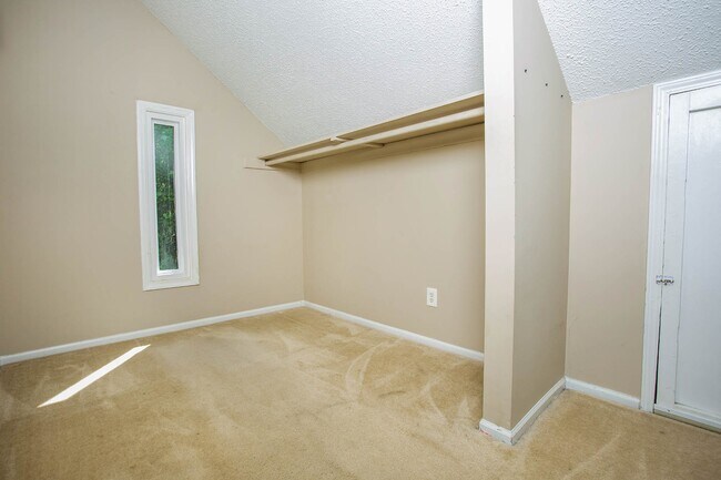 Building Photo - 4641 Anastasia Ct