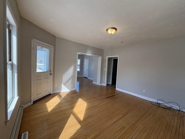 Building Photo - 171 Pleasant St