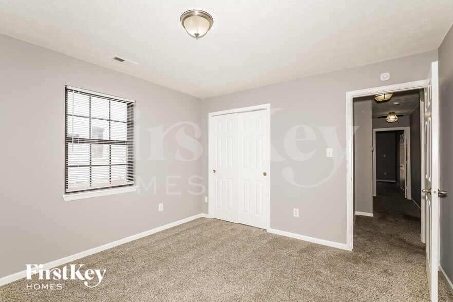 Building Photo - 1651 Parkthorne Dr