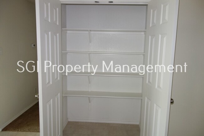 Building Photo - 824 Rivers Creek Ln