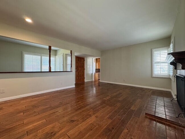 Building Photo - 714 Ocean View