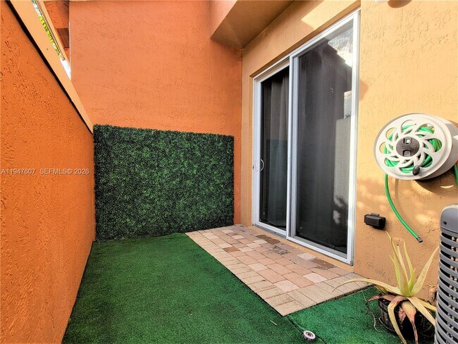 Building Photo - 12150 SW 25th Ct