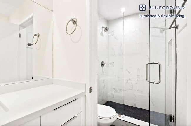 Building Photo - 1821 S Bentley Ave