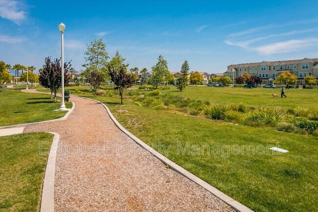 Building Photo - 3055 Nimes Ln