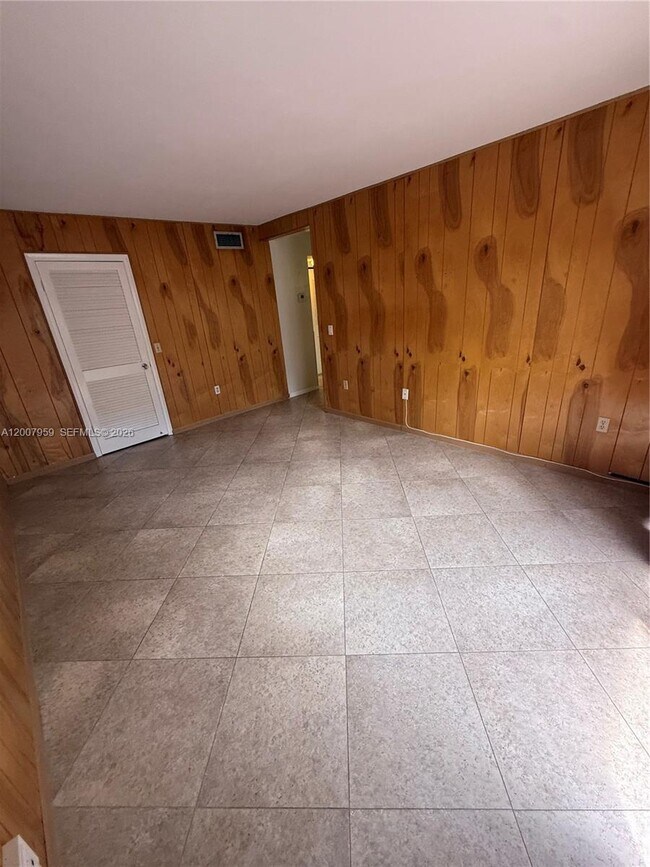 Building Photo - 10661 SW 113th Pl